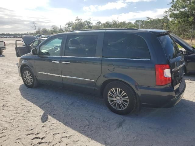 2014 Chrysler Town & Country Touring L