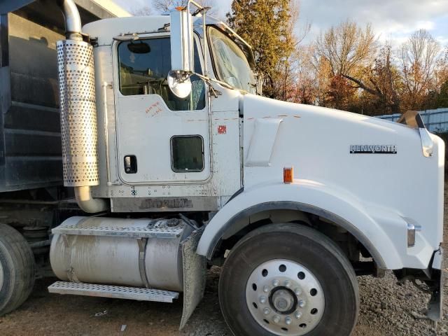 2005 Kenworth Construction T800