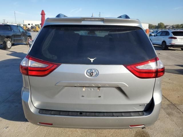 2019 Toyota Sienna XLE