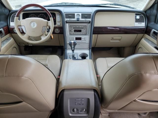 2005 Lincoln Navigator