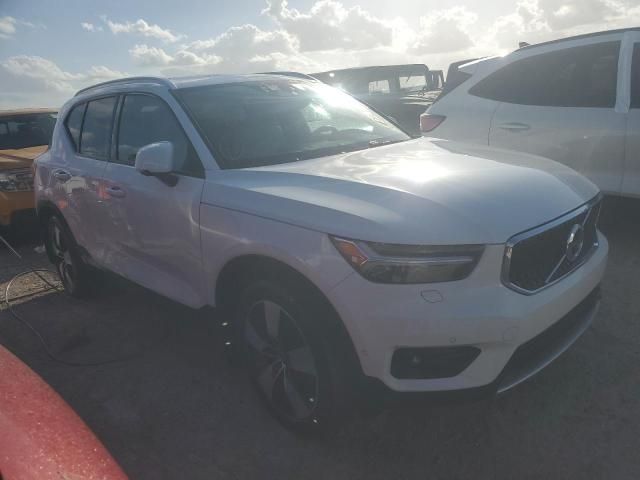 2019 Volvo XC40 T5 Momentum