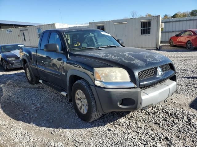 2006 Mitsubishi Raider Durocross