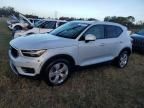 2022 Volvo XC40 T5 Momentum