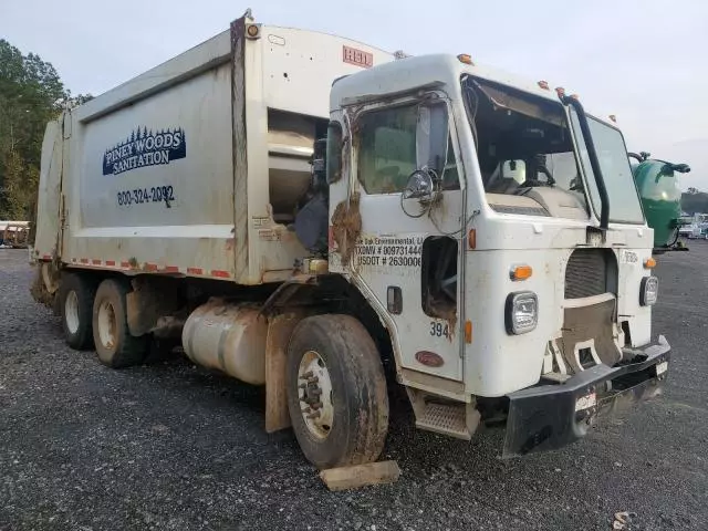 2019 Peterbilt 520