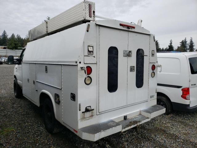 2012 Ford Econoline E350 Super Duty Cutaway Van