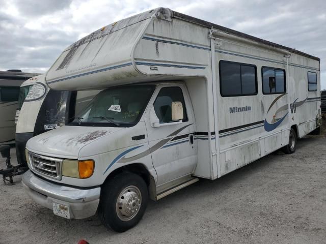 2004 Ford Econoline E450 Super Duty Cutaway Van