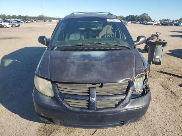 2005 Dodge Grand Caravan SE