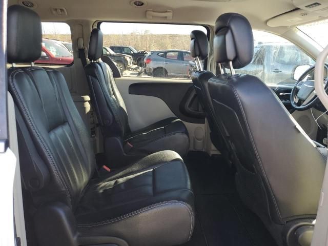 2013 Chrysler Town & Country Touring