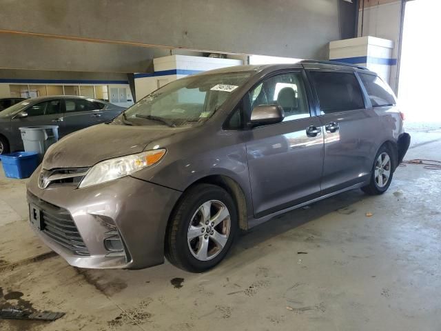 2020 Toyota Sienna LE