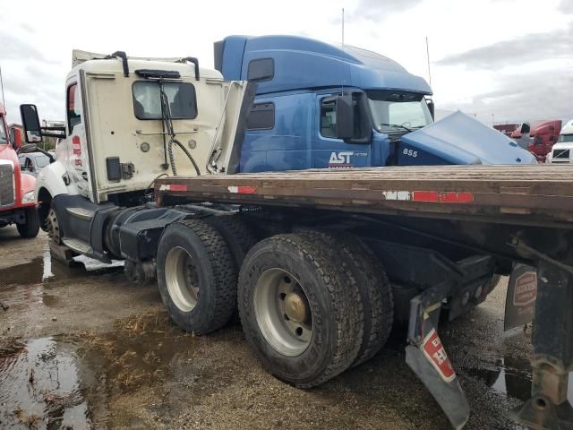 2016 Kenworth Construction T680