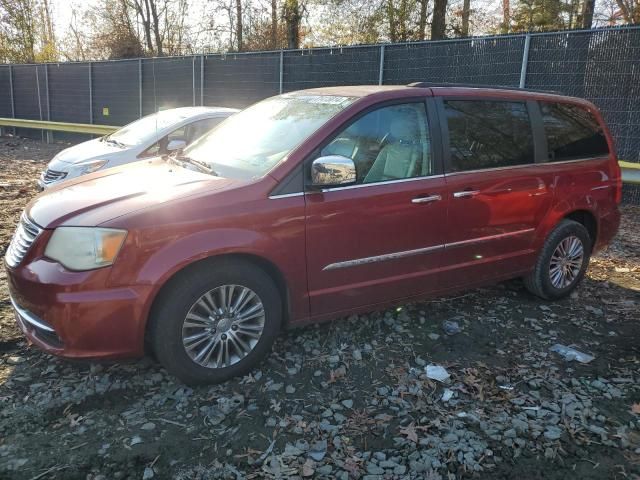 2013 Chrysler Town & Country Touring L