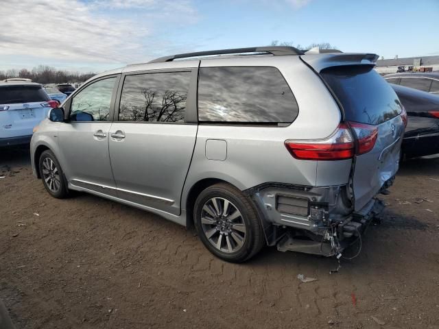 2020 Toyota Sienna XLE