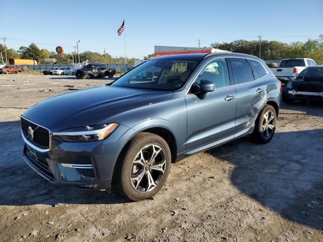 2022 Volvo XC60 B5 Momentum