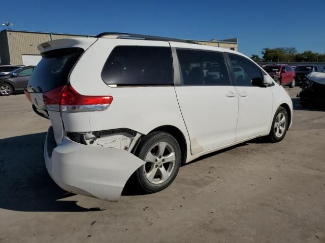 2011 Toyota Sienna LE