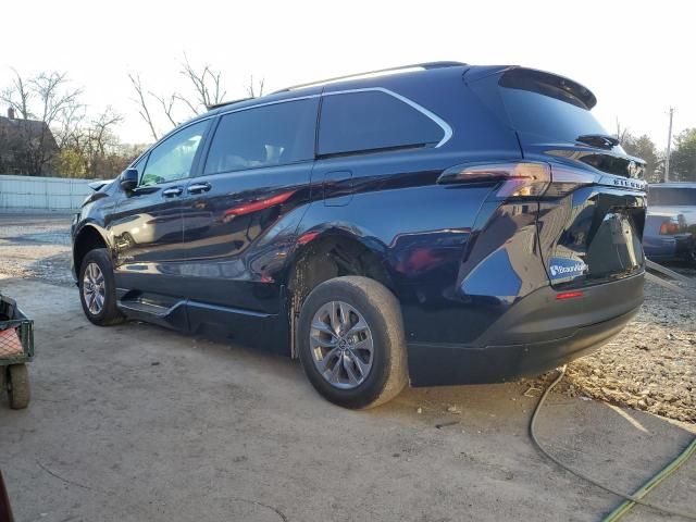 2023 Toyota Sienna XLE