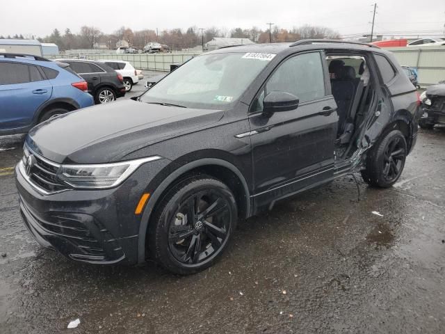 2023 Volkswagen Tiguan SE R-LINE Black