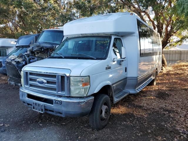 2009 Ford Econoline E450 Super Duty Cutaway Van