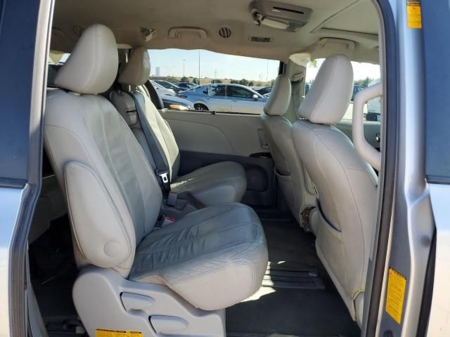 2014 Toyota Sienna XLE