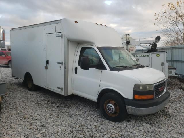 2011 GMC Savana Cutaway G3500