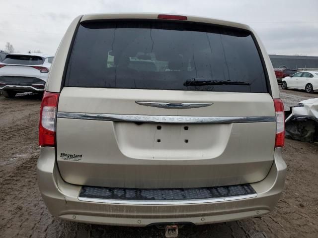 2014 Chrysler Town & Country Touring L