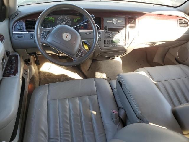 2004 Lincoln Town Car Executive