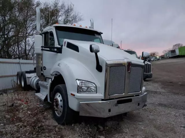 2015 Kenworth Construction T880