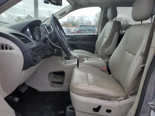 2014 Chrysler Town & Country Touring L