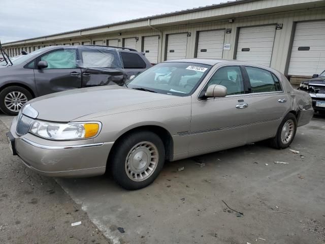 1999 Lincoln Town Car Executive