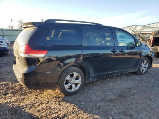 2013 Toyota Sienna LE