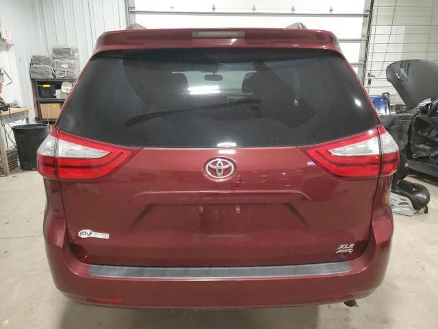 2016 Toyota Sienna XLE