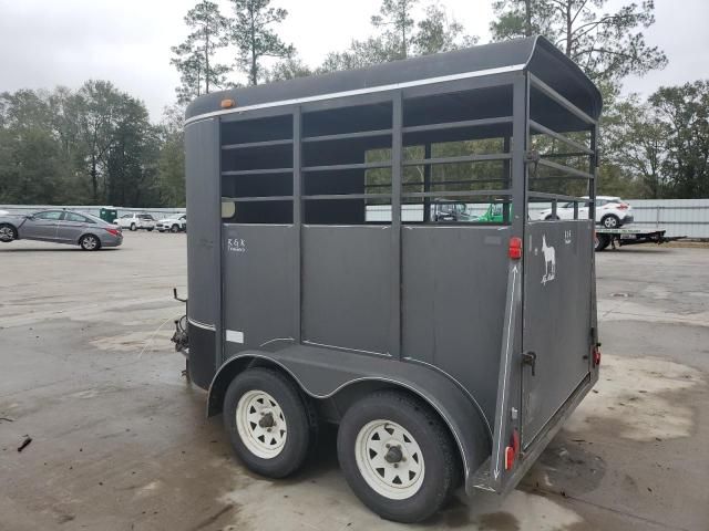 2002 BEE Horse Trailer