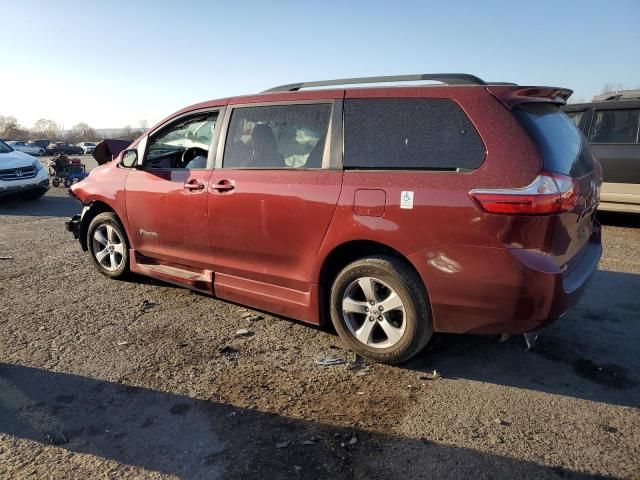 2016 Toyota Sienna LE