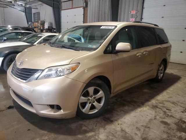 2012 Toyota Sienna LE