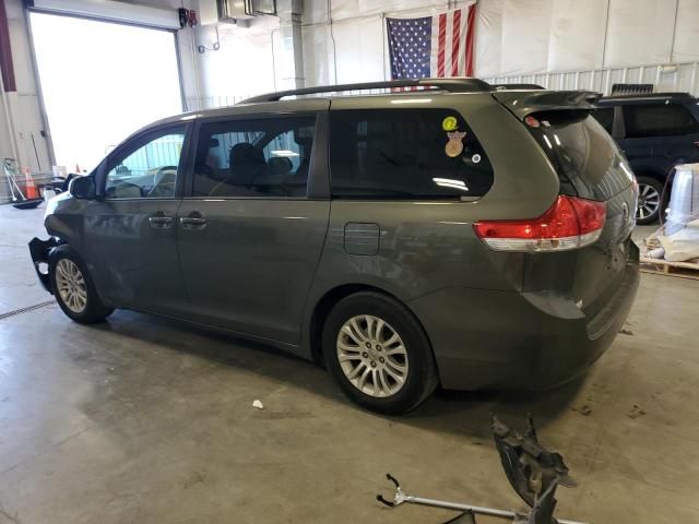 2011 Toyota Sienna XLE