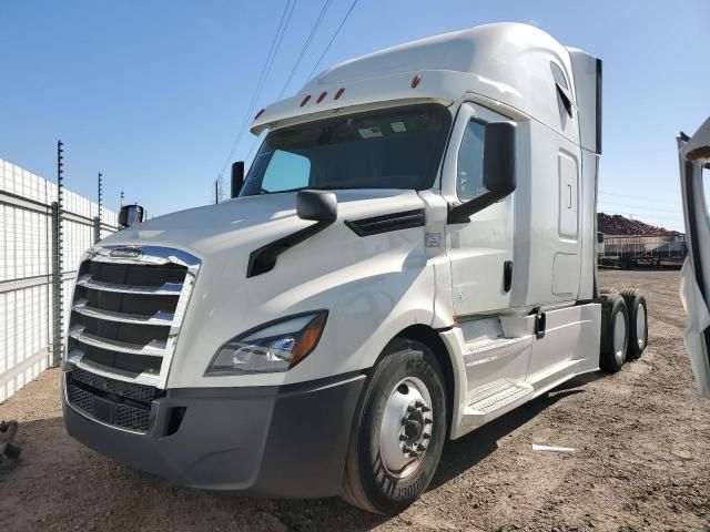 2018 Freightliner Cascadia 126