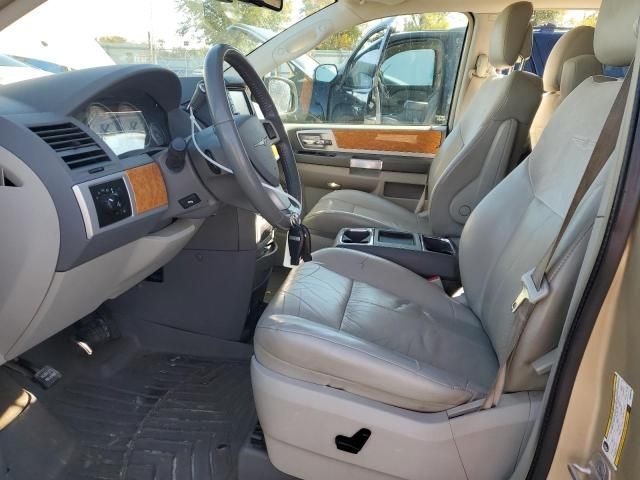 2010 Chrysler Town & Country Limited