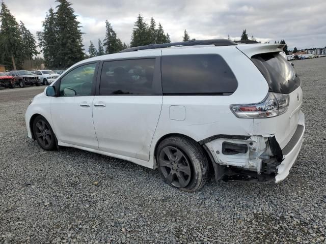 2016 Toyota Sienna SE