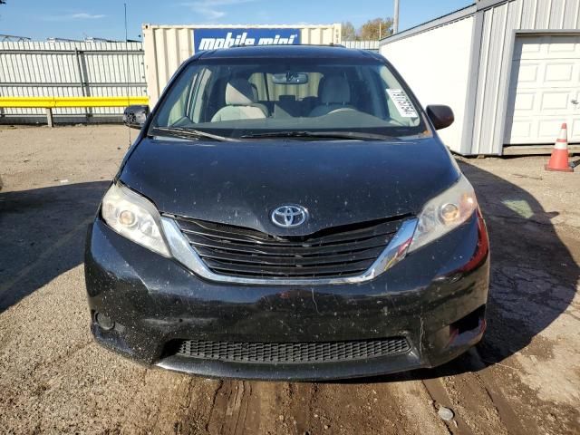 2012 Toyota Sienna LE