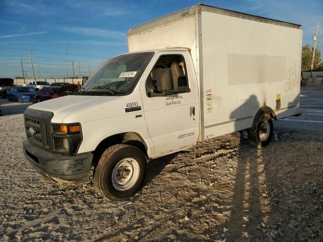 2014 Ford Econoline E350 Super Duty Cutaway Van