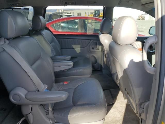 2004 Toyota Sienna XLE