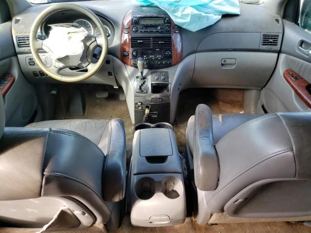 2005 Toyota Sienna XLE