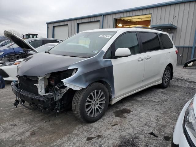 2018 Toyota Sienna XLE