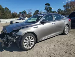 Carros salvage sin ofertas aún a la venta en subasta: 2017 KIA Optima LX