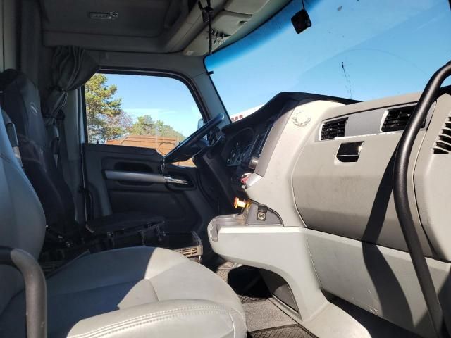 2021 Kenworth Construction T680