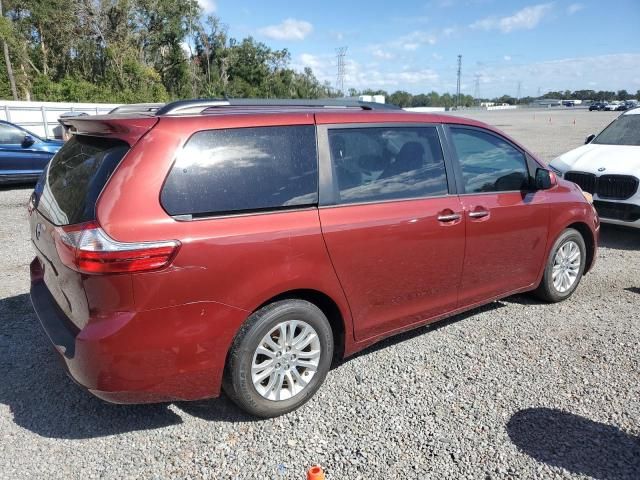 2017 Toyota Sienna XLE