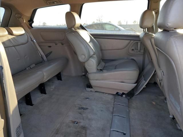 2005 Toyota Sienna CE