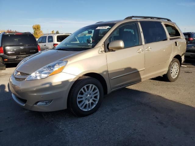 2010 Toyota Sienna XLE