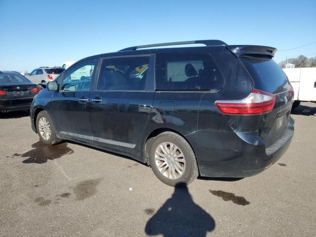 2017 Toyota Sienna XLE