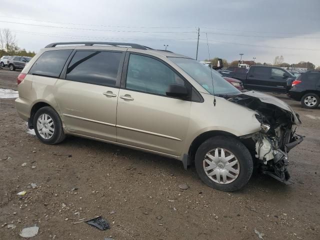 2004 Toyota Sienna CE