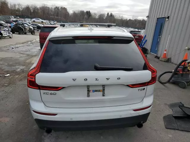 2021 Volvo XC60 T5 Momentum